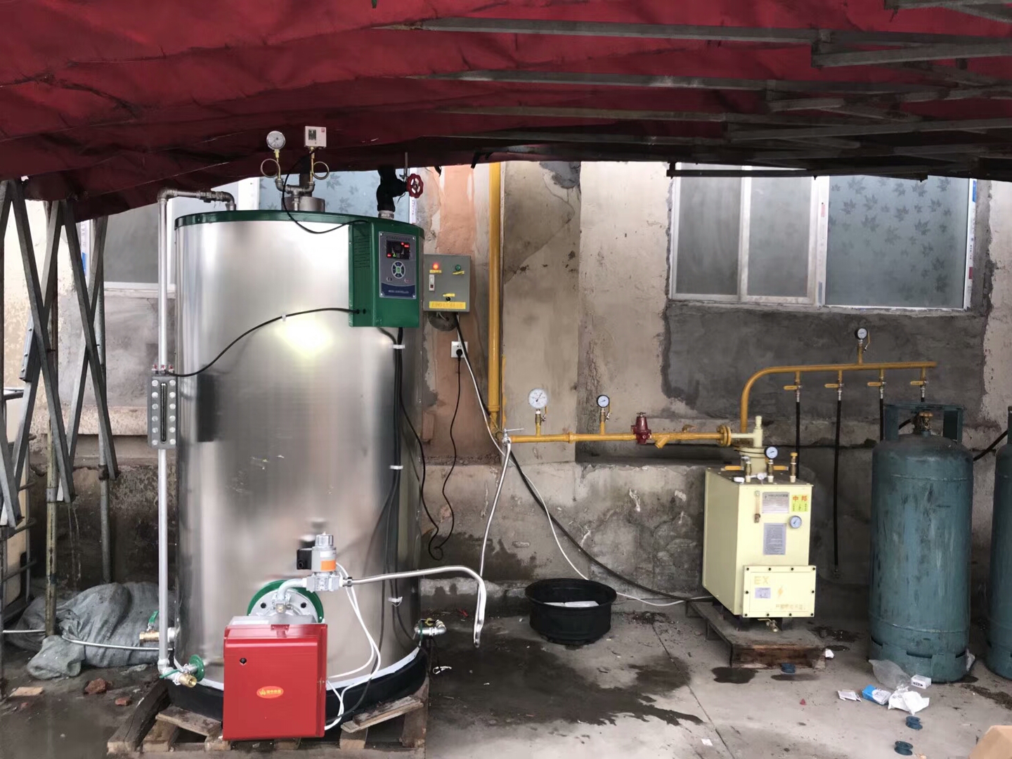 燃气热水锅炉(图4) 燃气热水锅炉(图4)